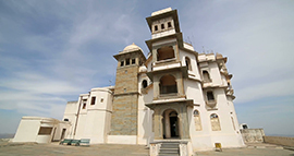 taxi services from ahmedabad to udaipur